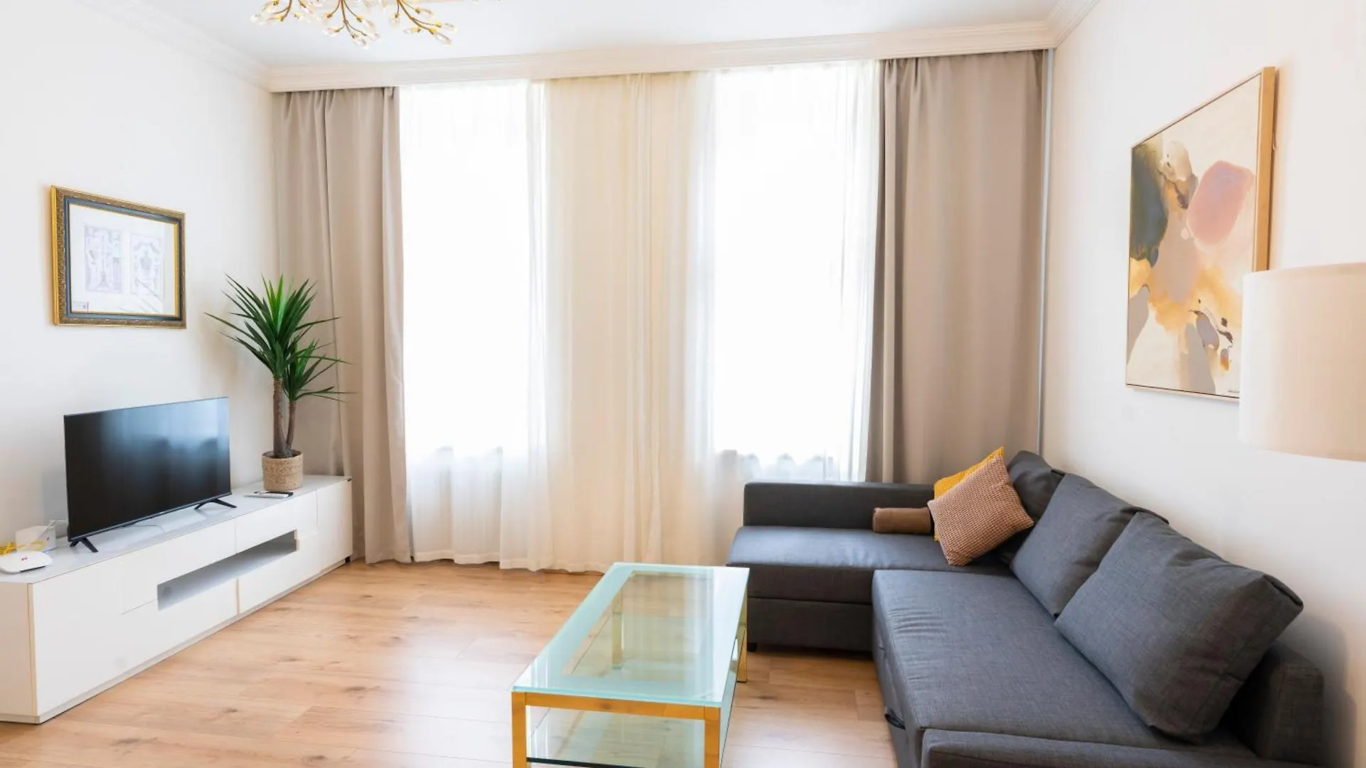 Belvedere Palace Apartment Vienna