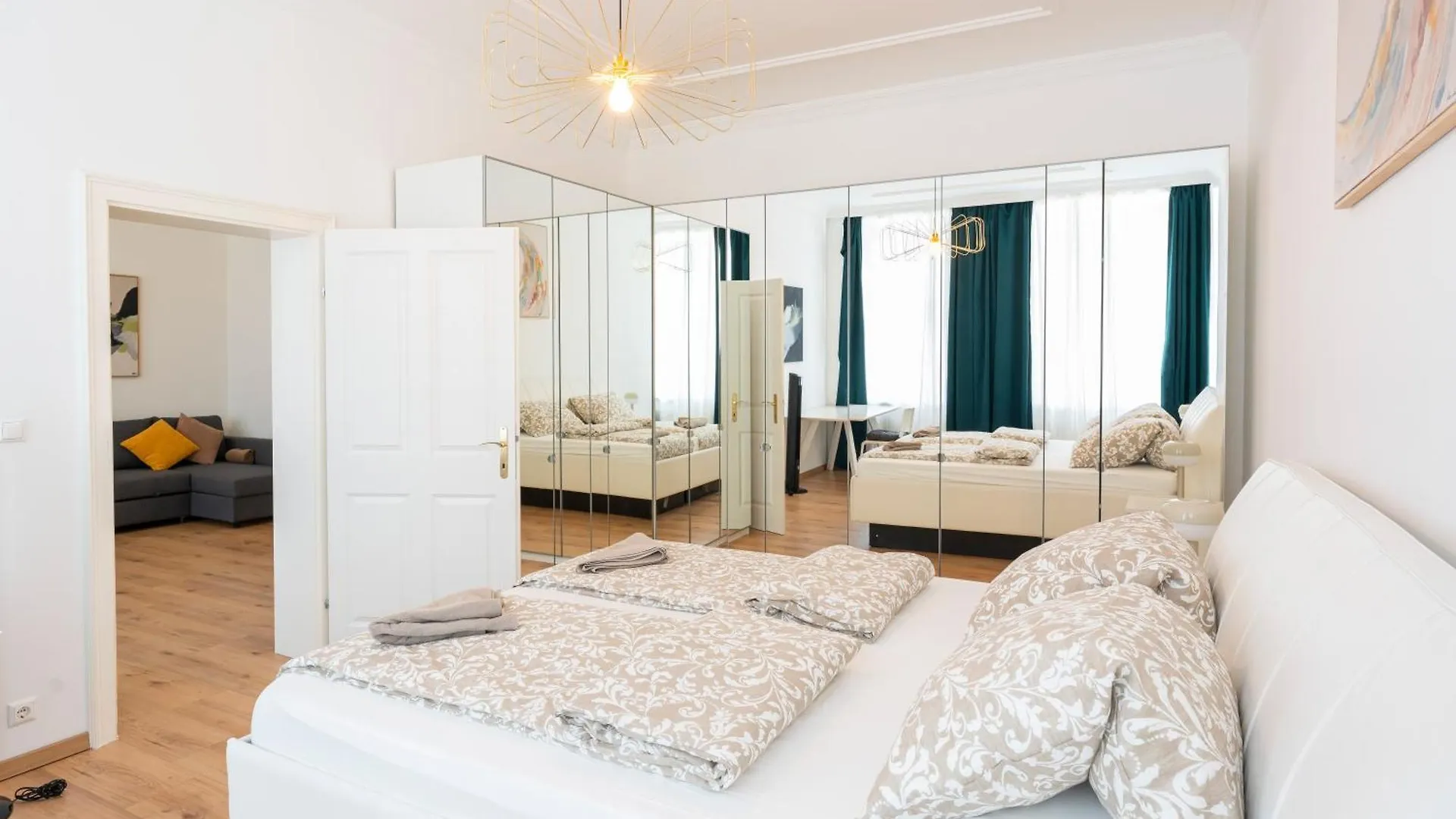 Belvedere Palace Apartment Vienna